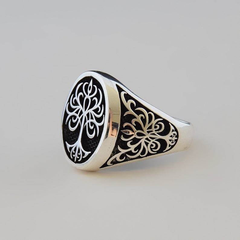 Craved Pattern Black Egg-shaped Crystal Silver Color Ring
