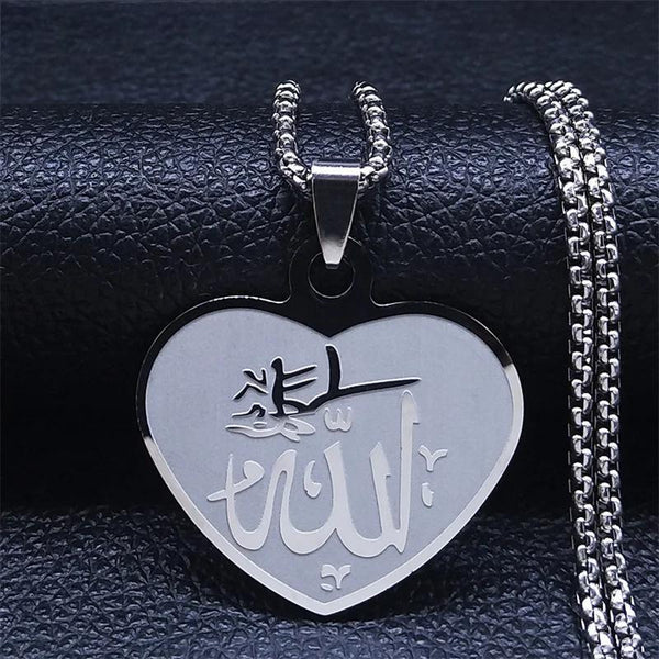 Collar con colgante de corazón musulmán islámico de acero inoxidable con la imagen de Alá y la suerte.