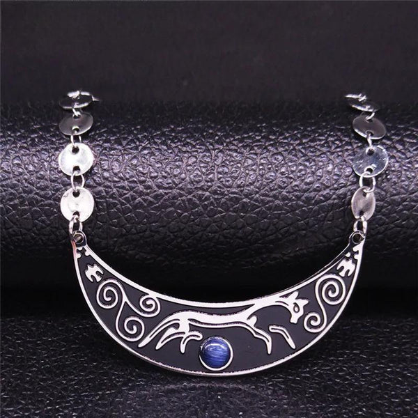 Collar con colgante de triskelion y espiral de acero inoxidable con cadena de lobo color plata