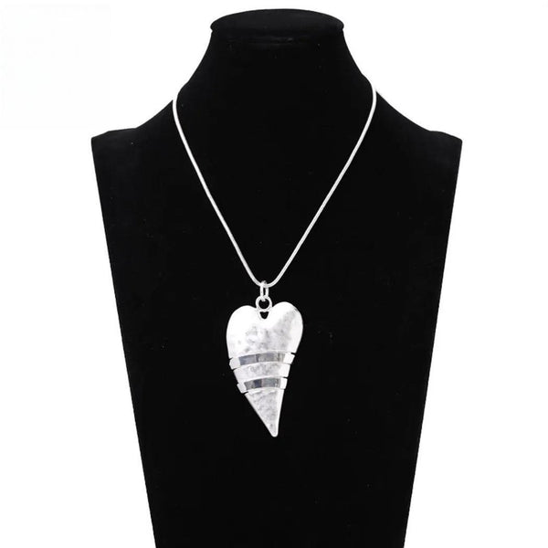 Collar vintage con colgantes geométricos de cadena larga en color plata, productos de tendencia para mujer.