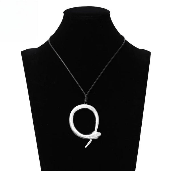 Collar vintage de cadena larga con colgante geométrico en color plata para mujer
