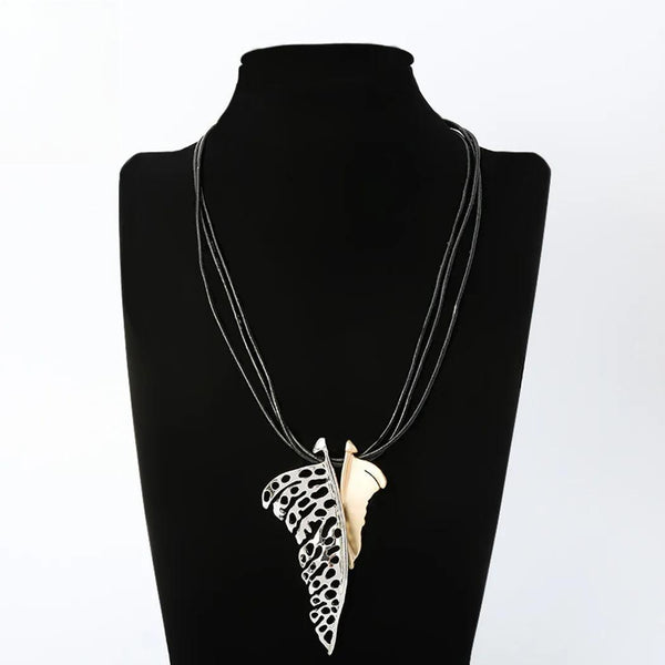 Collar vintage con hojas color plata y dorado