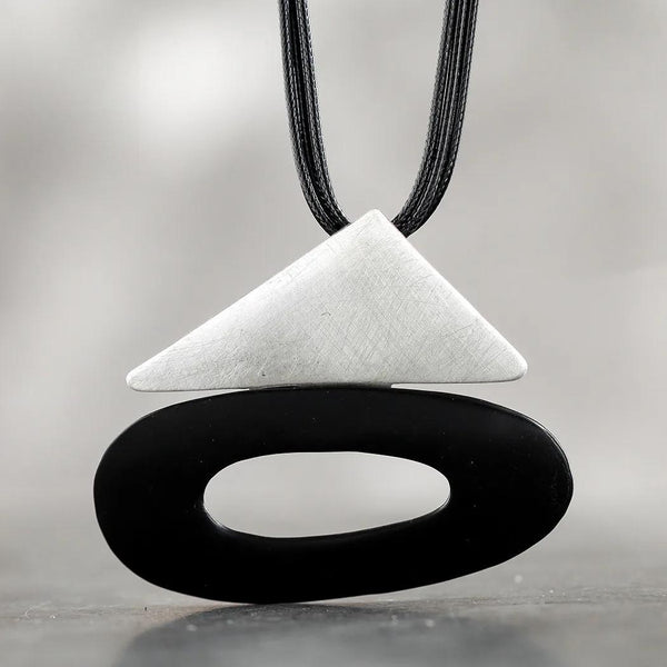 Collar vintage triangular y redondo con suspensión geométrica simple, producto de tendencia, joyería de cadena grande.