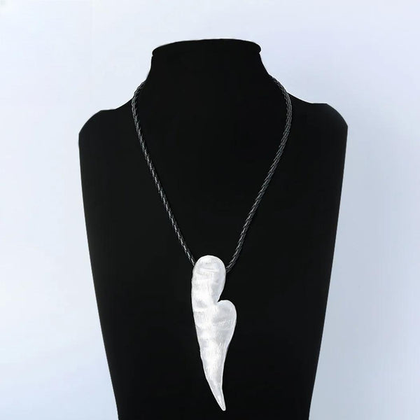 Collar con colgante de aleación geométrica de color plata vintage para mujer