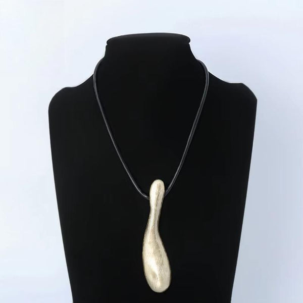 Collar vintage con colgante irregular de color dorado para mujer