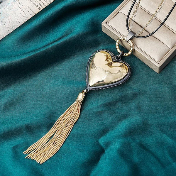 Collar vintage de corazón dulce con borla dorada, joyería gótica para mujer