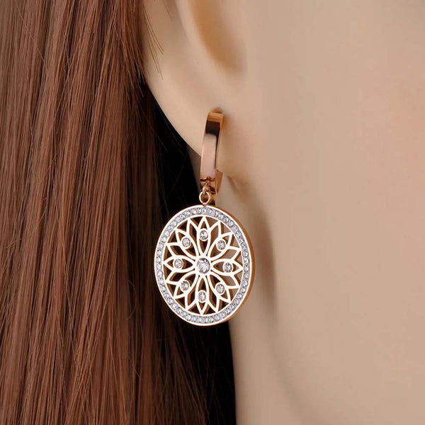 Pendientes de disco de ratán con flores de acero inoxidable de diseño original