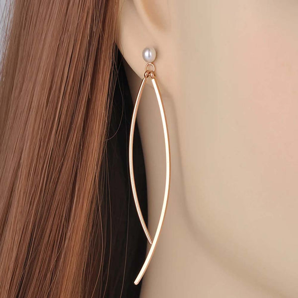 Pendientes geométricos de perla blanca de acero inoxidable y titanio