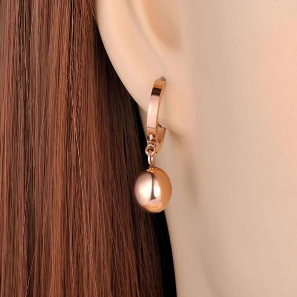 Pendientes de bola redonda lisa de acero inoxidable y titanio estilo bohemio