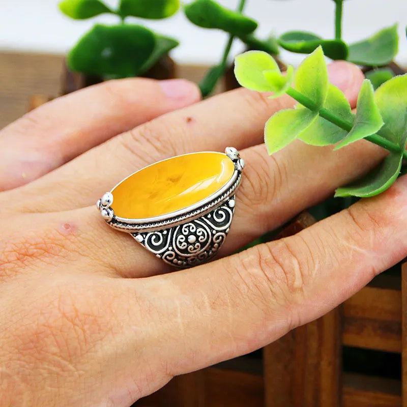 Vintage Eye Shape Synthetic Beeswax Rings For Women