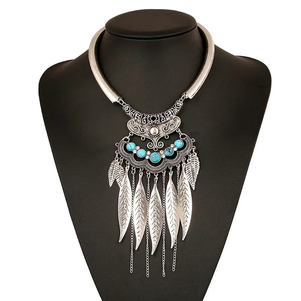 Collar vintage con borlas de hojas de metal brillante y exagerado para mujer
