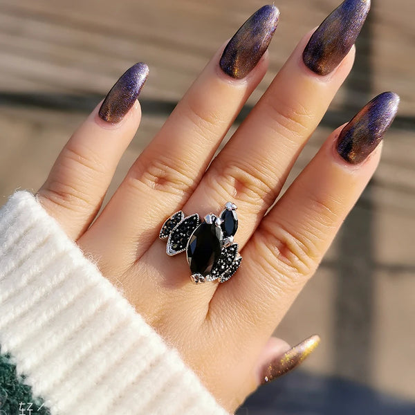 Anillos vintage punk de acrílico con flores de cristal negro para mujer