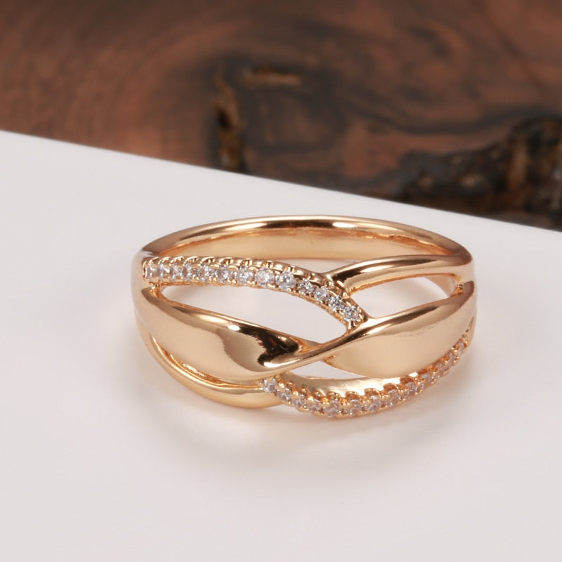 New Design Hollow Twist Line Luxury Rings for Women