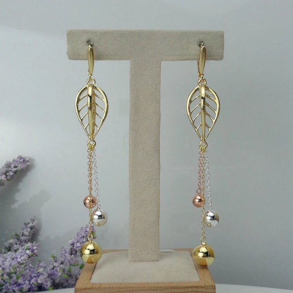 Pendientes brasileños de diseño popular.