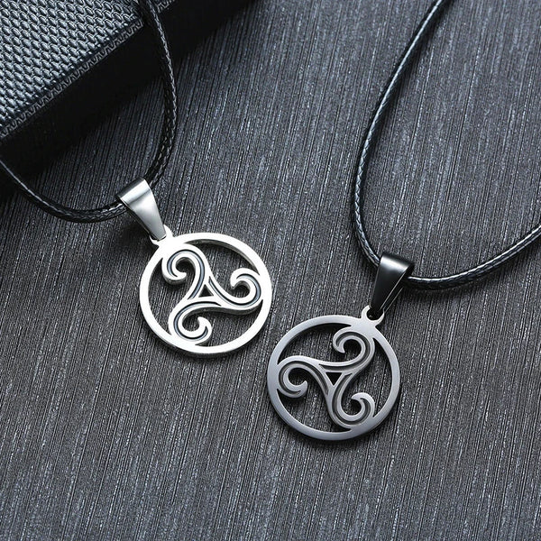 COLLAR PARA HOMBRE DE ACERO INOXIDABLE CON TRISKELION Y TRIPLE ESPIRAL, JOYERÍA Y REGALOS