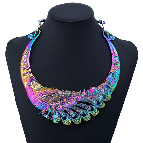 Collar llamativo de pavo real