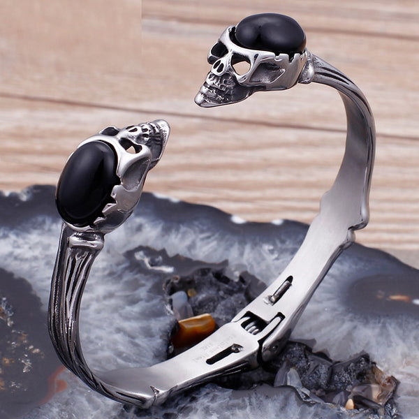 Brazalete con calavera gótica para hombre