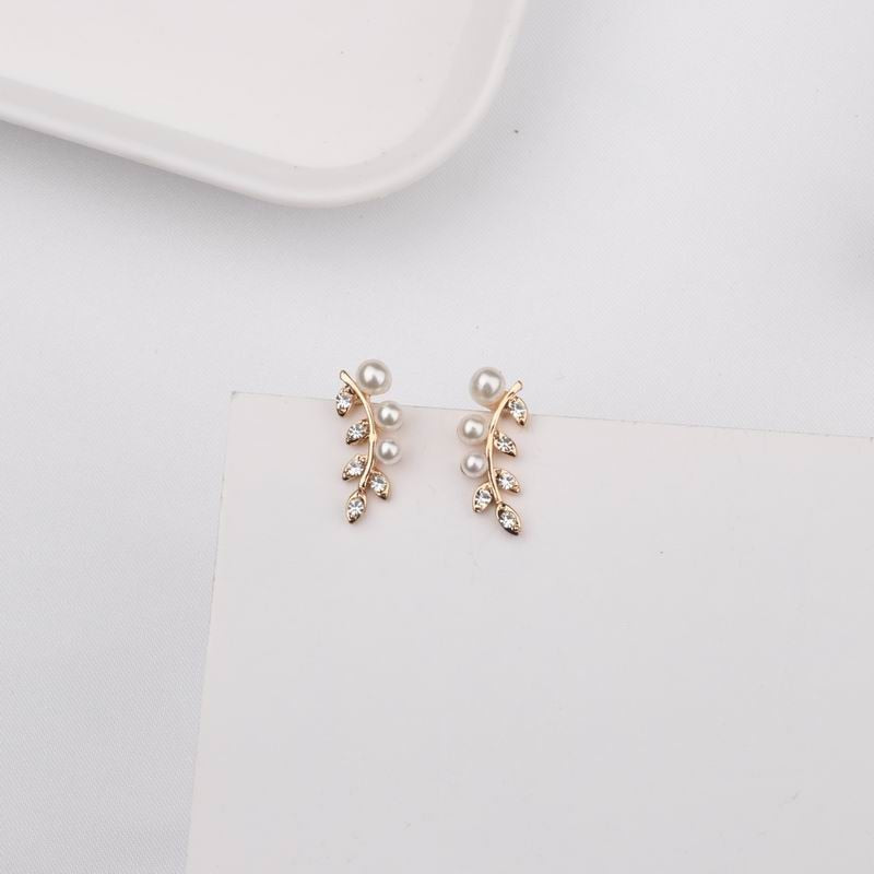 Fashion New Style Simulated Pearl Flower Stud Earrings For Women