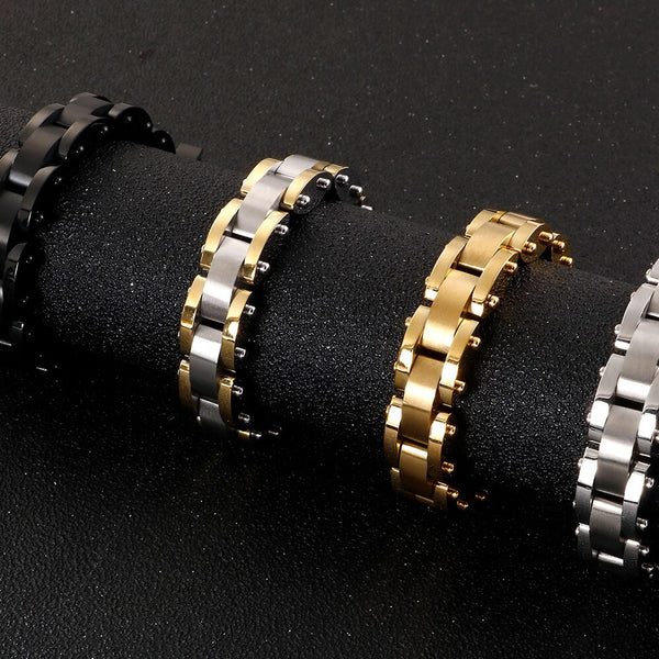 Pulsera vintage de acero inoxidable chapada en oro negro para hombre.