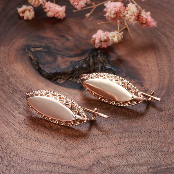 Nuevos pendientes vintage brillantes de oro rosa 585