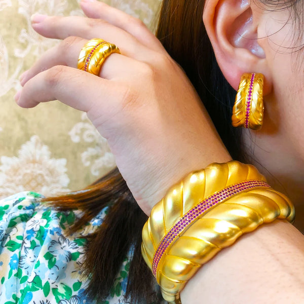 High Quality Luxury Vintage golden Necklace Bangle Earrings Ring for Women