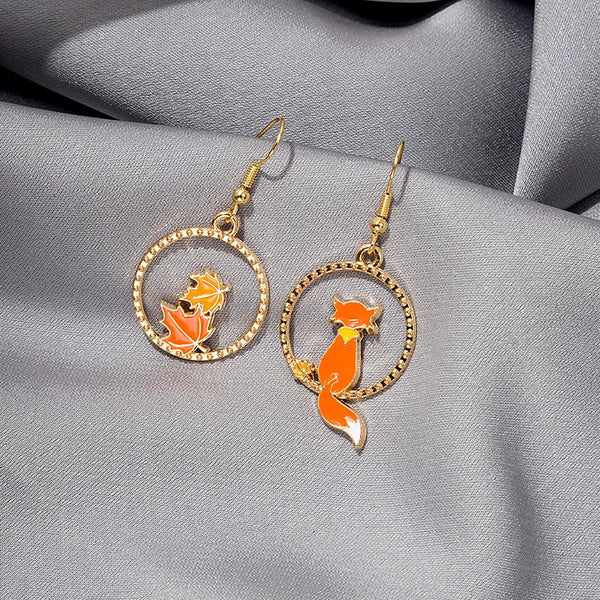 Lindos pendientes largos de zorro con hojas de arce amarillas, pendientes de moda con diseño de chica dulce con dibujos animados huecos
