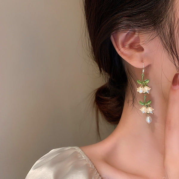 Fresh Green Leaves Drop Earrings For Women