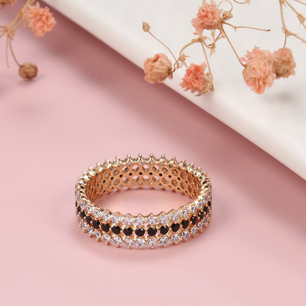 Anillos de circonita negra de tres capas, nuevo diseño, en oro rosa 585.
