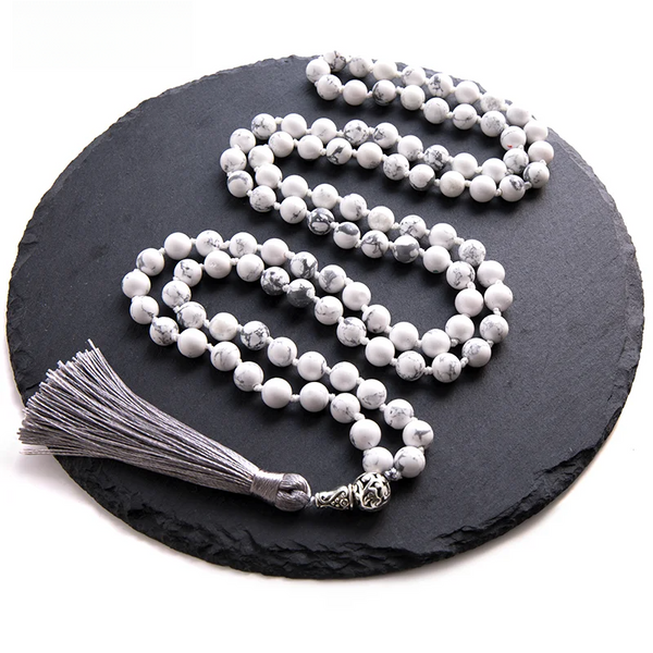 Collar de japamala de howlita blanca natural de 8 mm, 108 cuentas mala anudadas para meditación de yoga