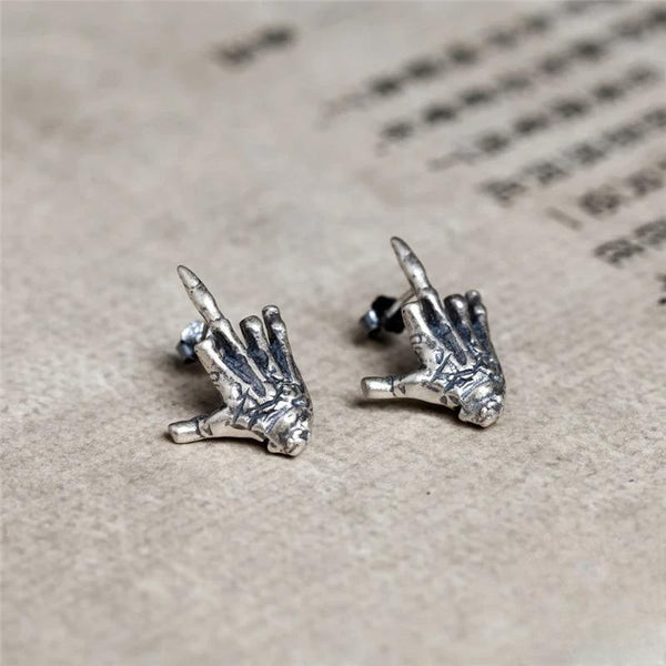 Pendiente de botón con forma de mano de dedo medio, diseño creativo de calavera retro de demonio en plata de ley 925