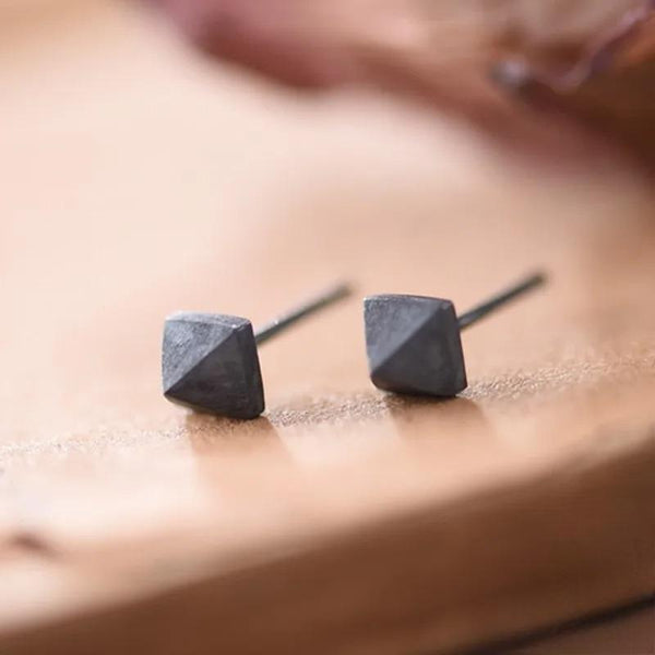 Pendientes de tuerca con remaches piramidales de plata de ley 925, accesorios de joyería minimalistas con personalidad