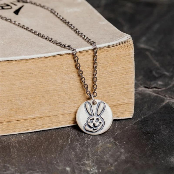 Collar con colgante de moneda de conejo sonriente de plata de ley 925 para hombres y mujeres