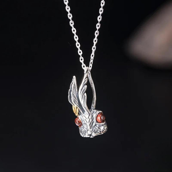 Colgante de conejo punk rock de plata de ley 925 con orejas largas y ojos rojos para collar