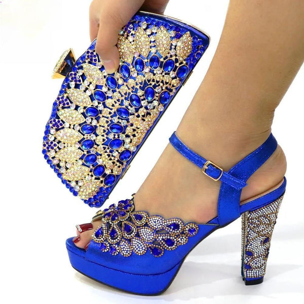 Conjunto de zapatos y bolso de boda africanos decorados con diamantes de imitación.