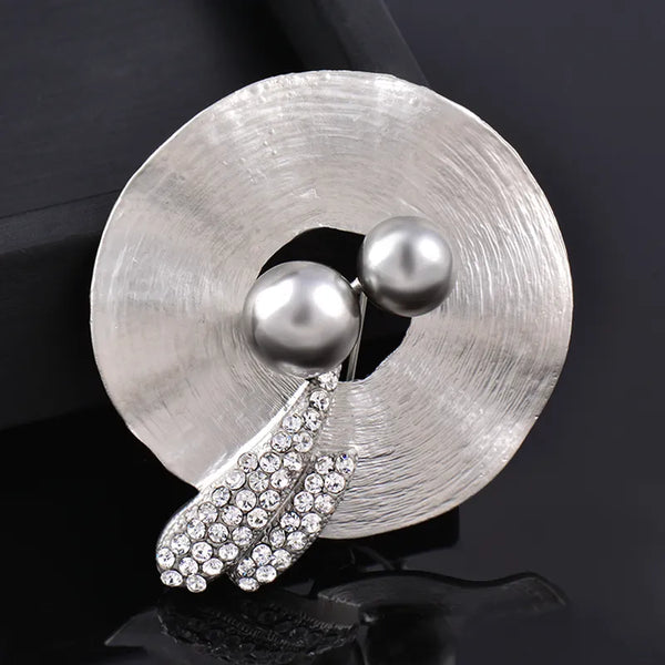 Broches huecos de metal color plata estilo bohemio vintage con perla grande para mujer
