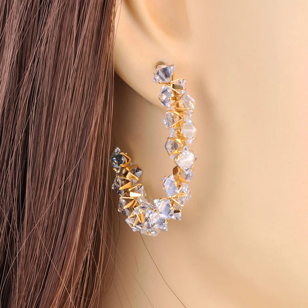 Exquisitos pendientes de aro con circonitas cúbicas para mujer