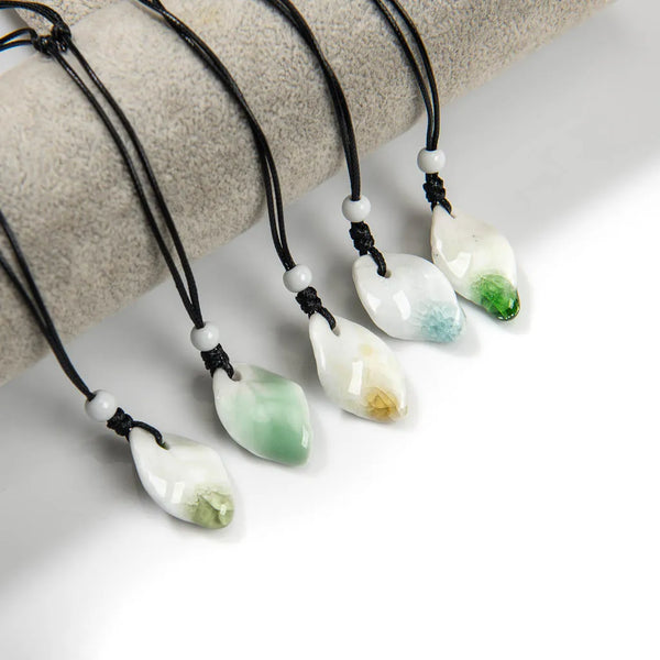 Leaf-Shaped Ice-Crack Ceramic Necklace