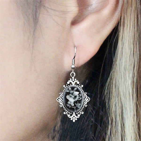 Pendientes vintage con diseño de mariposa y camafeo para mujer