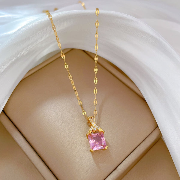 Collar con colgante de circonita rosa cuadrada de acero inoxidable 316L para mujer