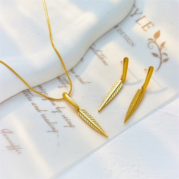 Collar y pendientes con colgante de hoja de pluma de color dorado de acero inoxidable 316L para mujer