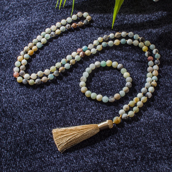 Collar mala 108 anudado con cuentas de amazonita mate de 8 mm para meditación, yoga y oración. Conjunto de joyas de japamala.