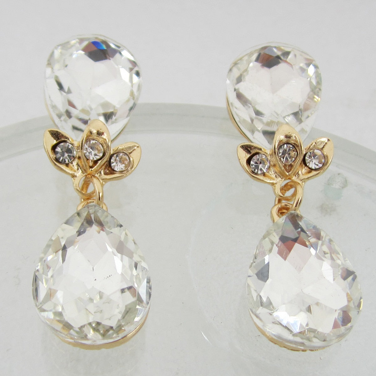 Delicate Water Drop Shaped Earrings For Women Luxury Crystal Ear Earrings