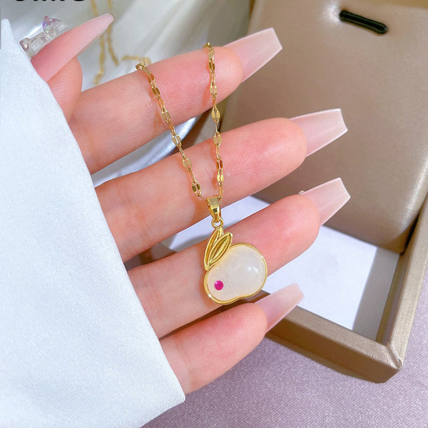 Collar con colgante de jade de imitación de conejo del zodiaco chino, chapado en oro, para niñas y mujeres.