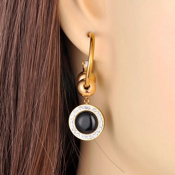 Pendientes de piedra natural negra/azul de acero inoxidable con baño de PVD dorado, resistentes al agua.