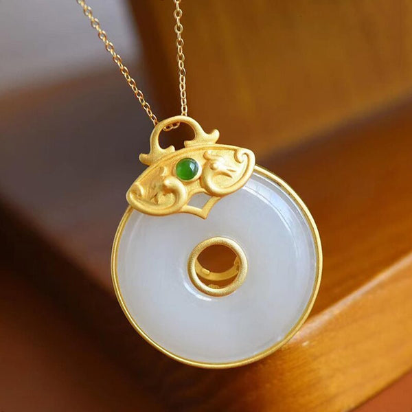Collar con colgante de anillo de jade blanco hetiano natural de diseño original para mujer