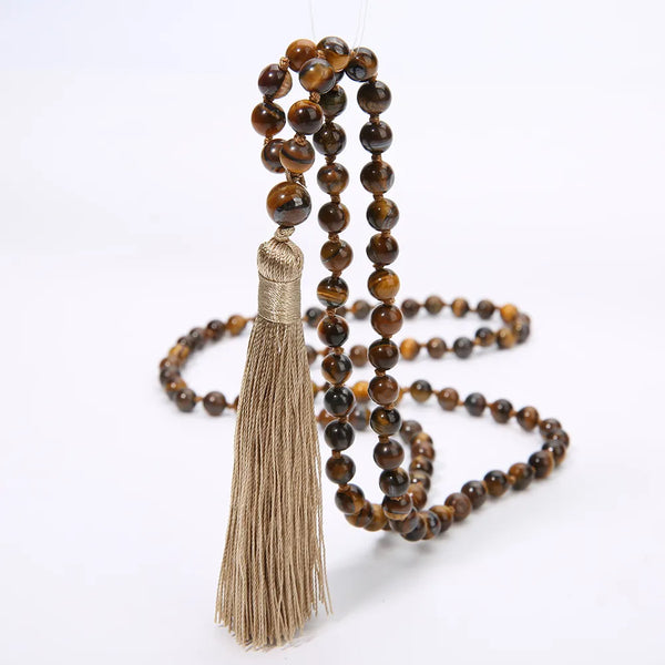 Collar de mala con 108 piedras semipreciosas: perfecto para la meditación.