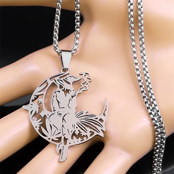 Collar con colgante de hoja de luna y sombrero de bruja para mujer y hombre, color plateado