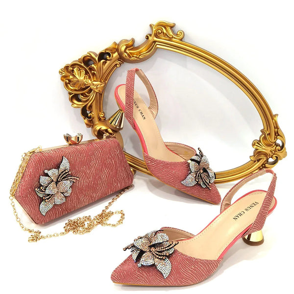 Nuevo conjunto de zapatos y bolso de mujer para fiesta y boda.