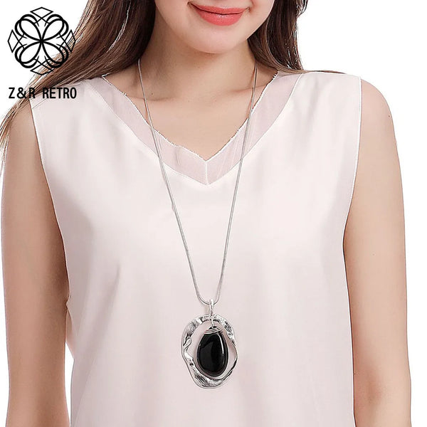 Collar vintage con cadena geométrica y colgante de cuentas de piedra para San Valentín.