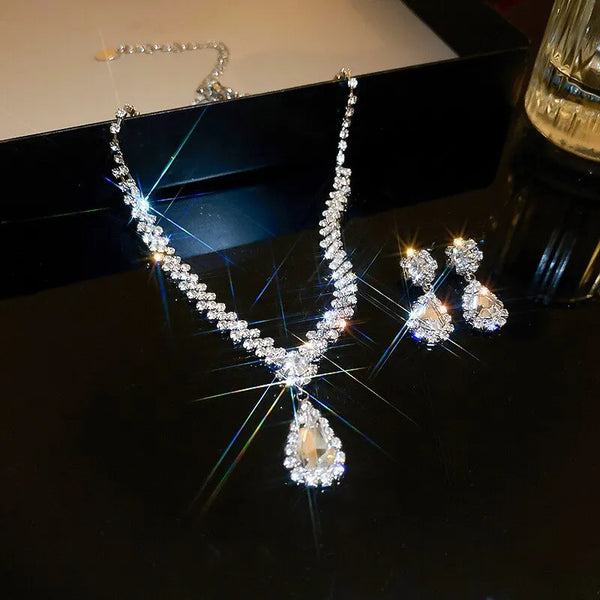Conjuntos de joyería para mujer con collar y pendientes colgantes de diamantes de imitación brillantes